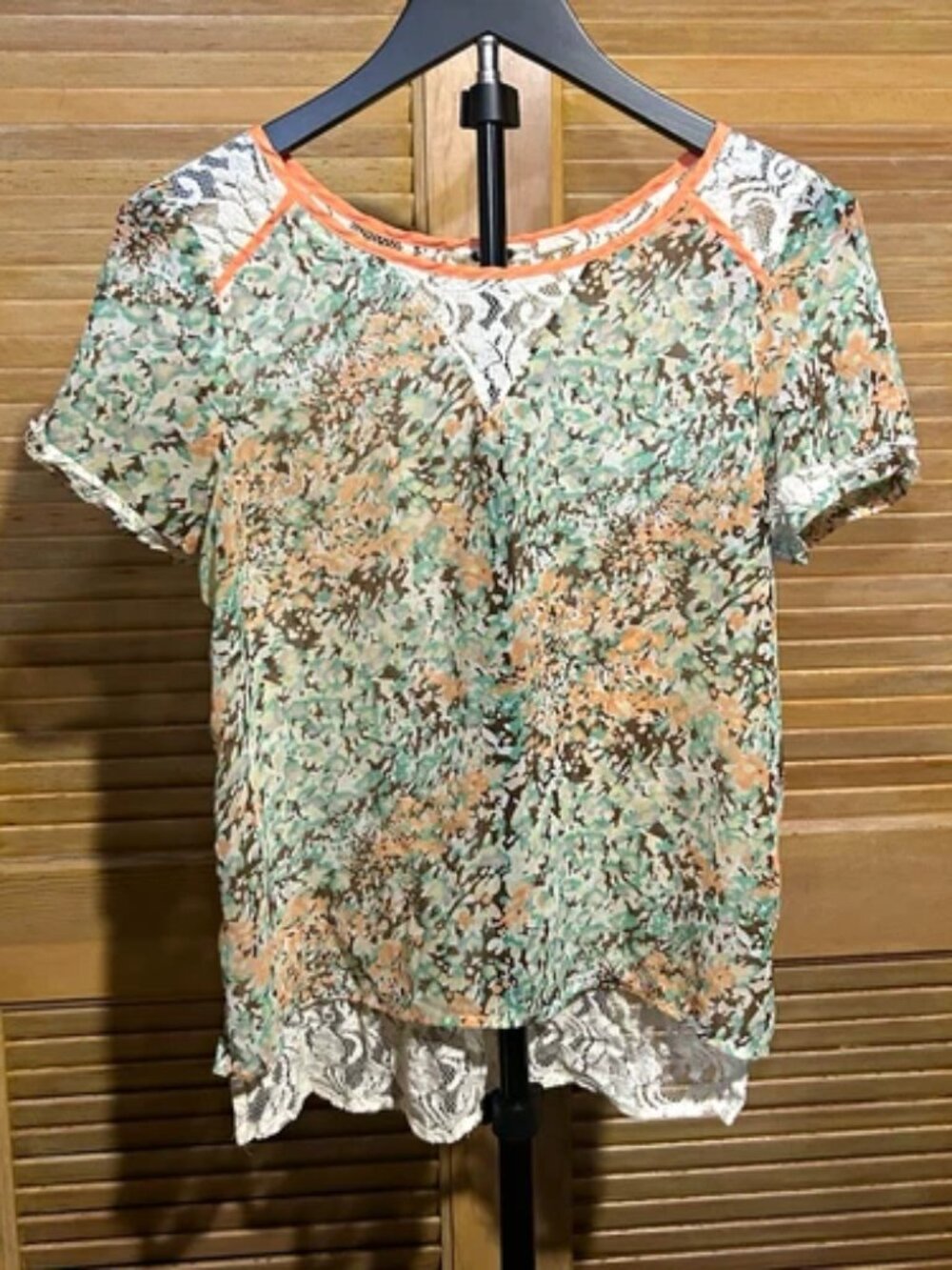 Miss Me Peach Green Cream Floral Lace Back Pullover Blouse Short Sleeve Size S